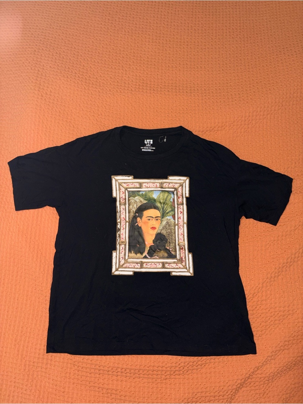 Uniqlo Black Frida Kahlo Portrait Graphic Tee